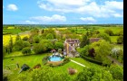 Deux maisons de charme, une grange, un étang sur 1,30 Hectares à la campagne